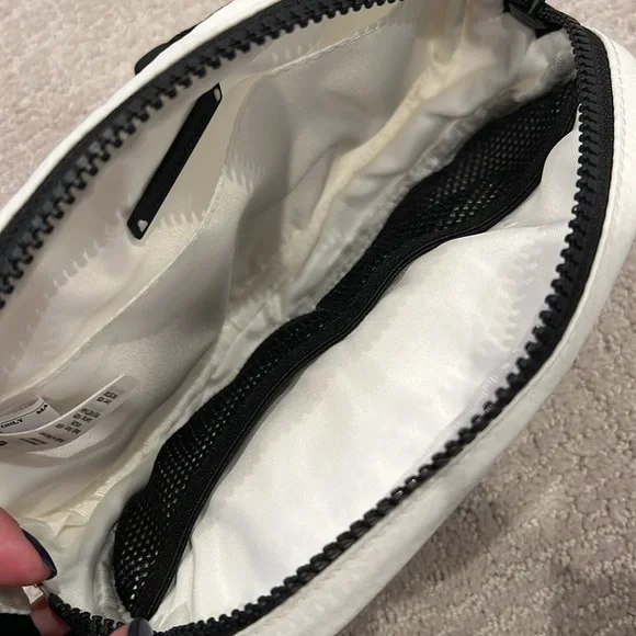 Lululemon Belt Bag - Picture 4 of 4